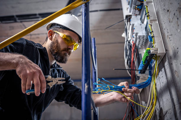 Best Emergency Electrical Repair  in Redland, TX