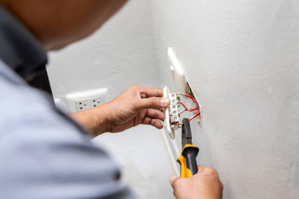 Best Affordable Emergency Electrician  in Redland, TX
